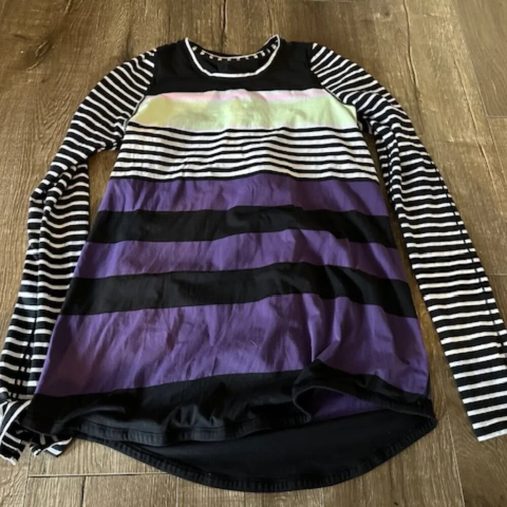 Lululemon Seawheeze Tuck and Flow Long sleeve top size 6 - Picture 2 of 2